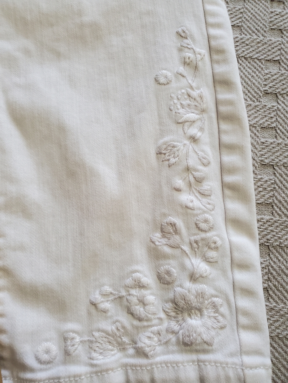 J. Jill Floral Embroidered Stretch Crop Jeans Authentic Fit White - Picture 5 of 11
